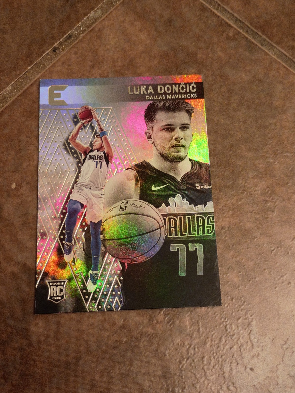 2018-19 Panini Chronicles #214 Luka Doncic Essentials Rookie E1 MINT+