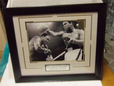 Muhammad Ali-Joe Frasier, Thrilla in Manilla--Framed Print-23 inch by 19 Inch
