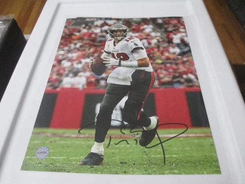 Tom Brady Tampa Bay Buccaneers Autographed 8x10 Photo With COA