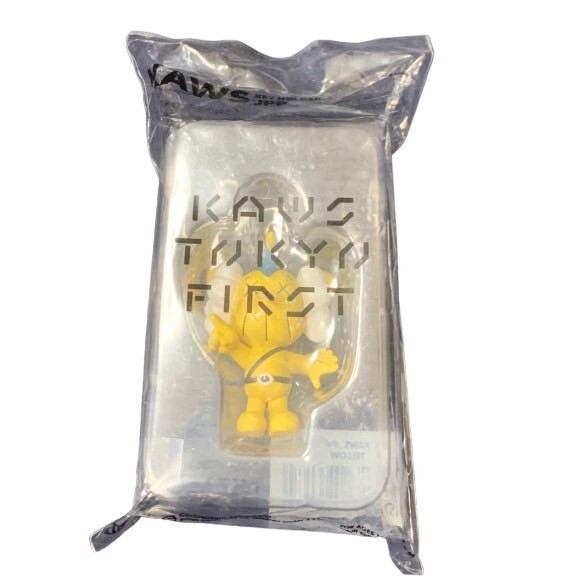 キャラクターグッズ KAWS JPP KEYHOLDER Yellow MEDICOM TOY KAWS JPP KEYHOLDER YELLOW/BLACK : PROJECT 1・6