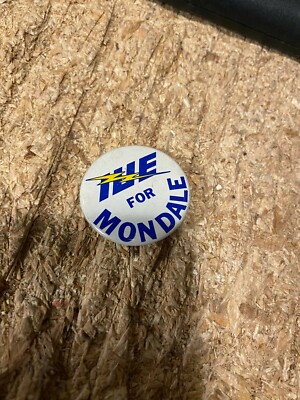 IUE FOR MONDALE PIN----1 1/2''