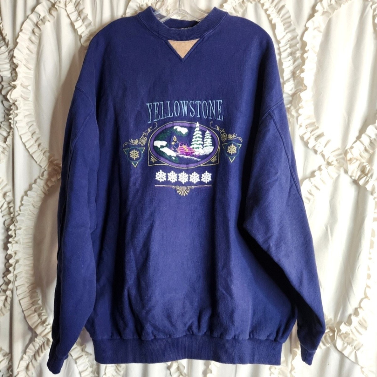 Vintage 90s Yellowstone Graphic Snowflake Winter Outdoors