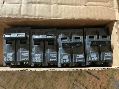 NEW. Siemens 2P, 40A Circuit Breakers Cat# Q240 (Box of 4)