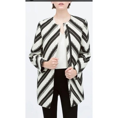 ZARA PATTERNED BLACK AND WHITE FABRIC CREW NECK COAT WOOL SIZE XS