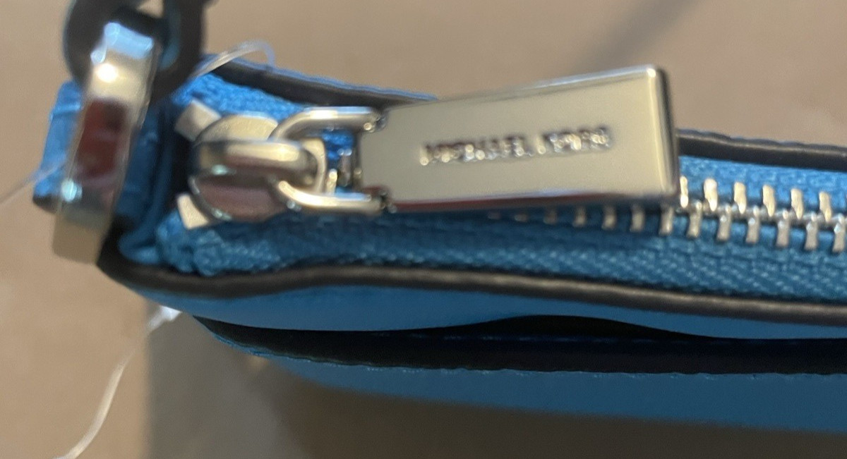 NWT Michael Kors Jet Set Medium Pebbled Leather Convertible Wristlet Milo Blue — image 13