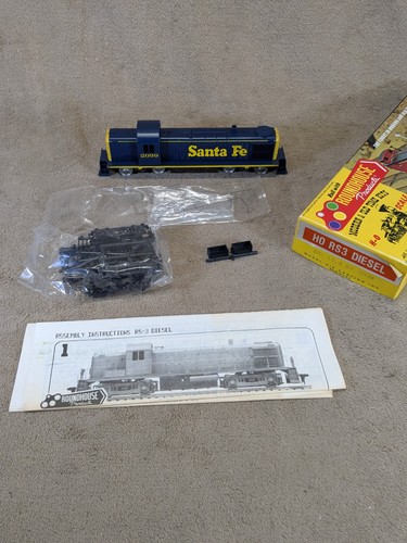 Locomotora Roundhouse 2351 escala HO A.T y SANTA FE azul amarillo kit 2099 | Zustand: Used