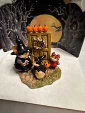 Wee Forest Folk Welcome Trick or Treaters! - Retired - Limited Edition