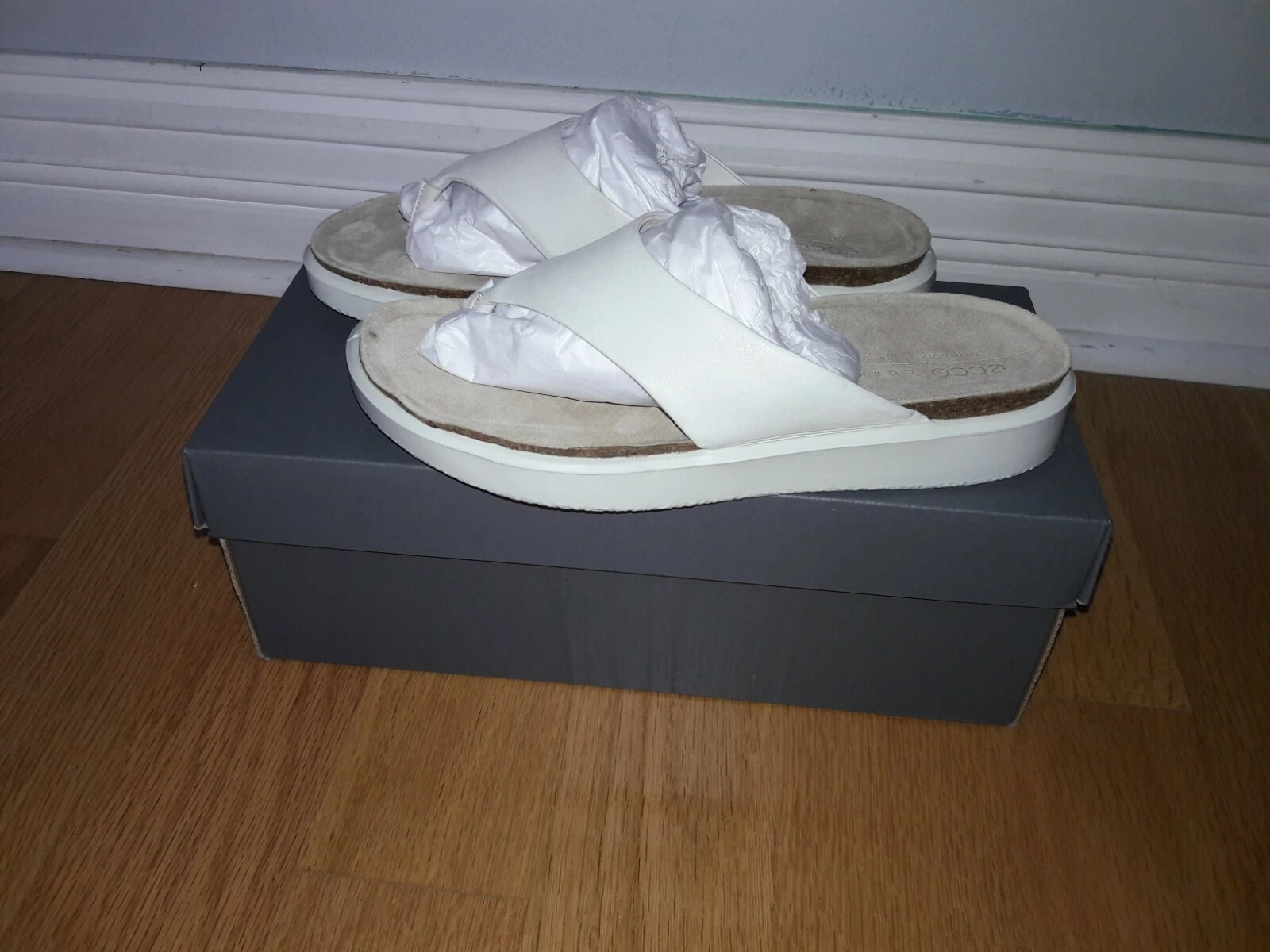 ECCO sandali da donna bianchi cinturino a T sughero 271803 taglia a scelta