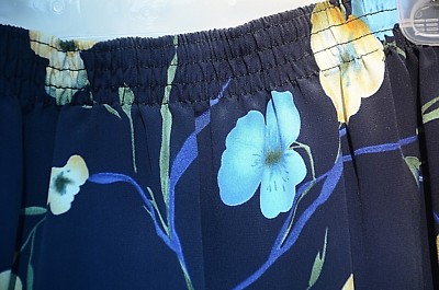 Jupe Femme Florale Bleu, Crème Et Noir - Taille XL - Marque Jaclyn Smith - Occasion Excellent état