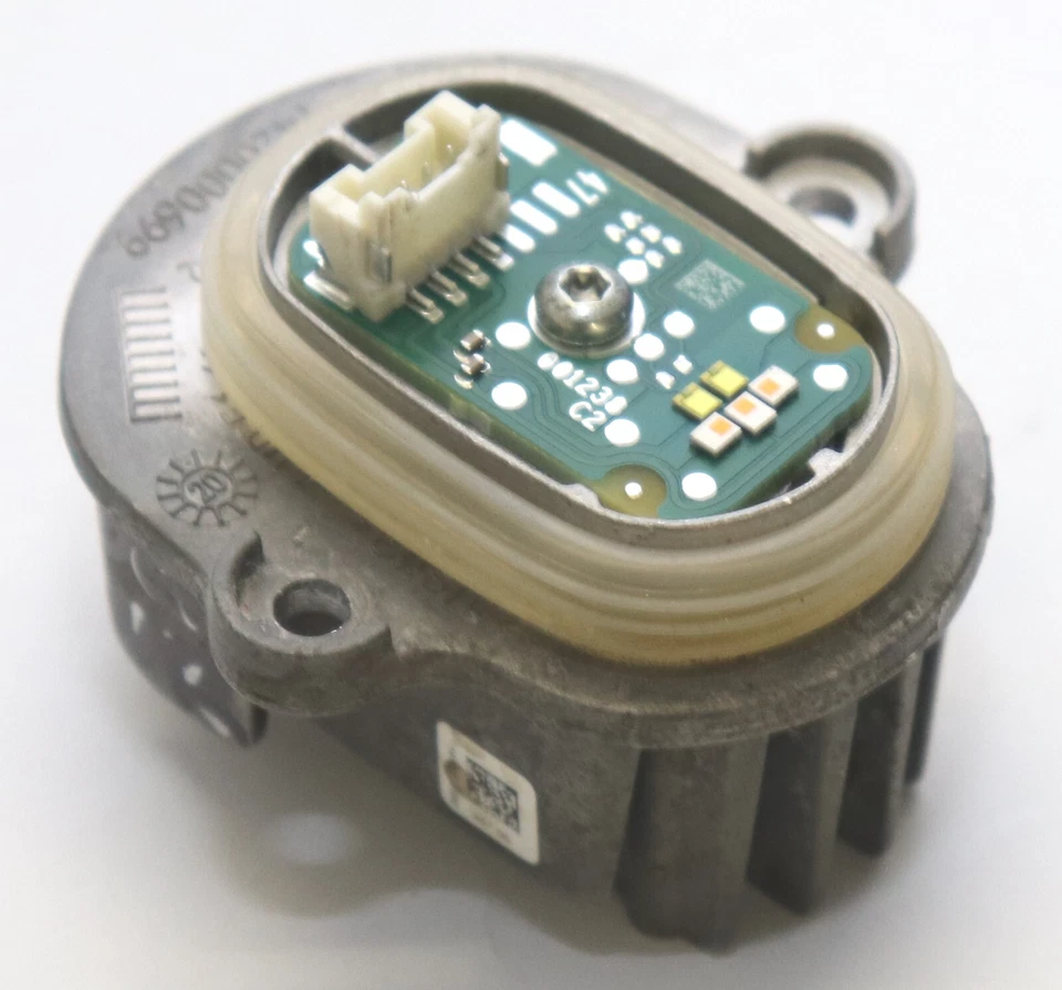 Skoda Octavia 4 IV NX Estate 5E3941645A LED Lamp Headlight Module - Image 2 of 4