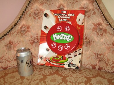 YAHTZEE Portable Edition Hasbro 2004 Compact Travel Dice Game - NEU in OVP