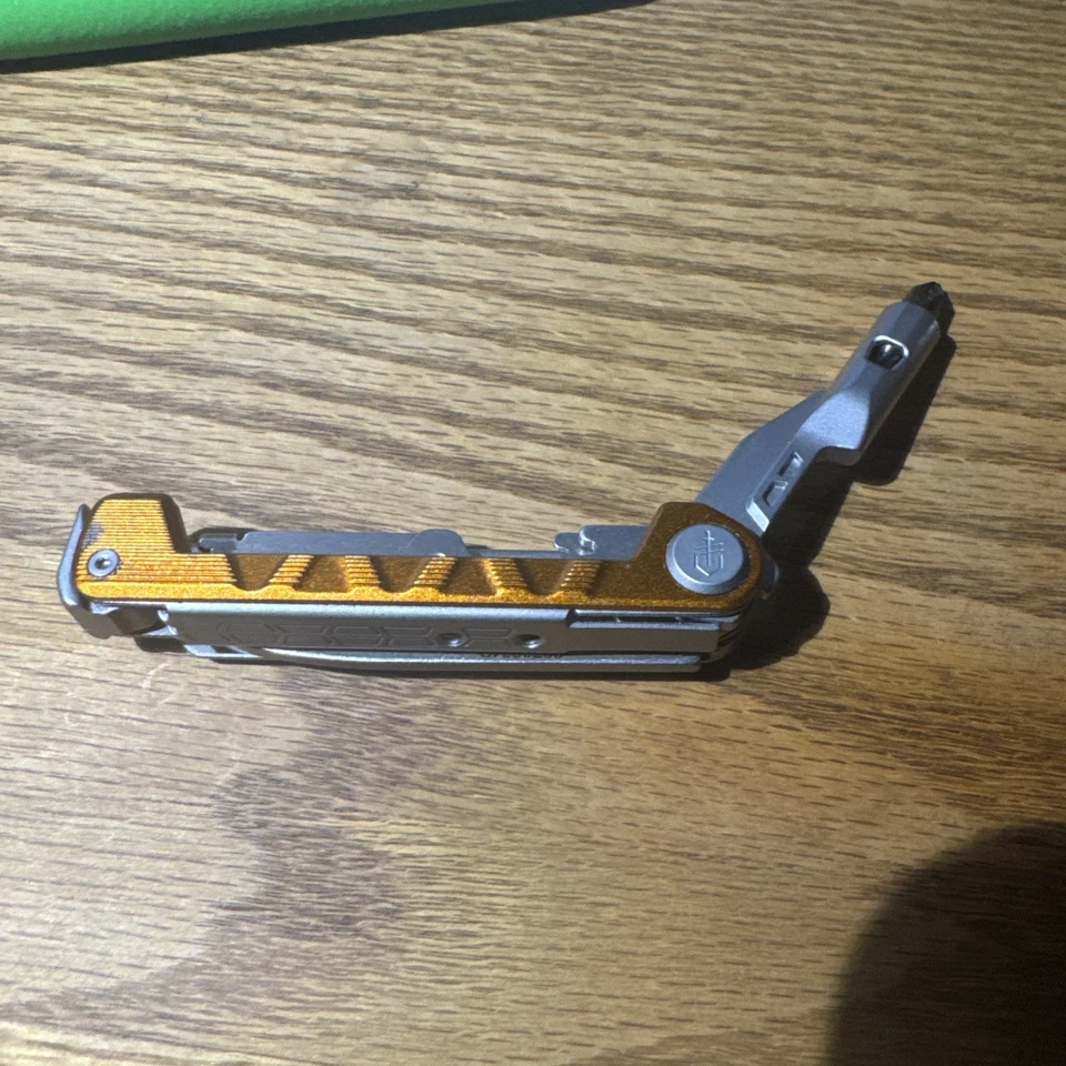 Gerber Armbar Drive 8 Funciones Multi Herramienta 3.1 OZ 4" Cerrado 2.5" Hoja S.S.  Foto 3 de 3