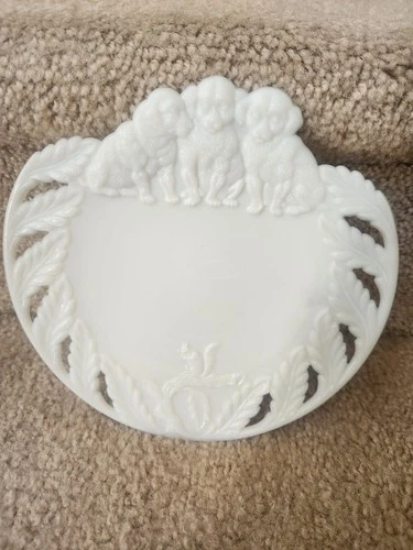 Vintage Westmoreland Milk Glass Plate Three Puppies Leaf Edge 7"
