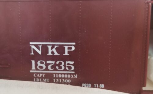 Roundhouse 7776 HO Scale 40' Steel AAR Boxcar Kit "Nickel Plate Road" - Picture 3 of 7