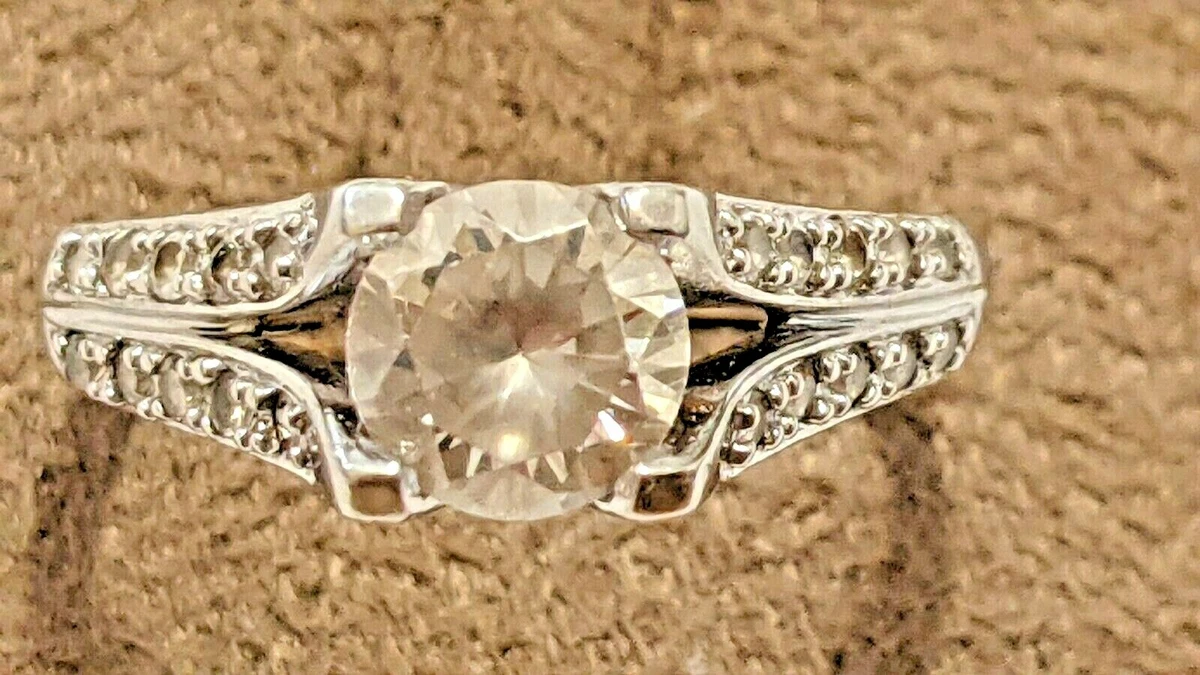 VINTAGE STERLING SILVER CZ RING ABOUT SIZE 9 SIGNED R CZ 925 CHINA