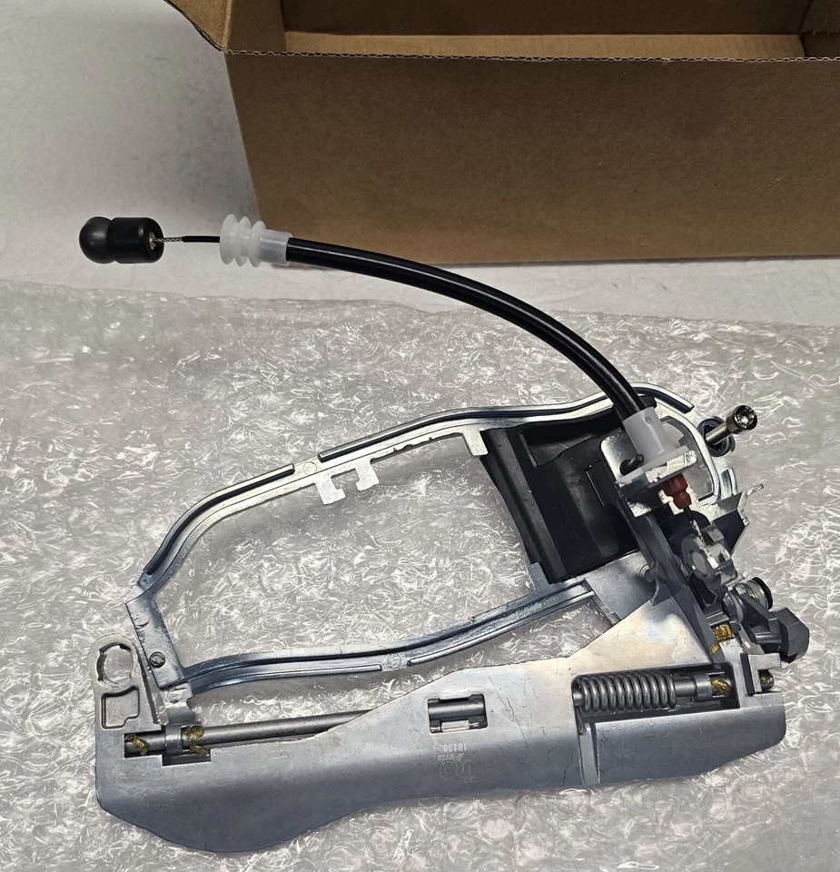 Exterior Door Handle Rear Left URO Parts 51228243635 fit 2000-2006 BMW X5 - Image 4 of 4