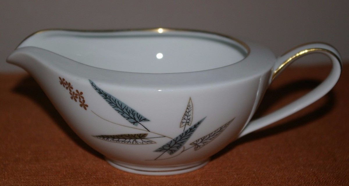 VINTAGE R C ROYAL CROCKERY NORITAKE 227 JOY MADE IN JAPAN CREAMER