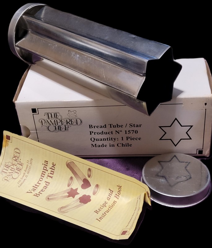The Pampered Chef Bread Tube/Star IOB Never Used