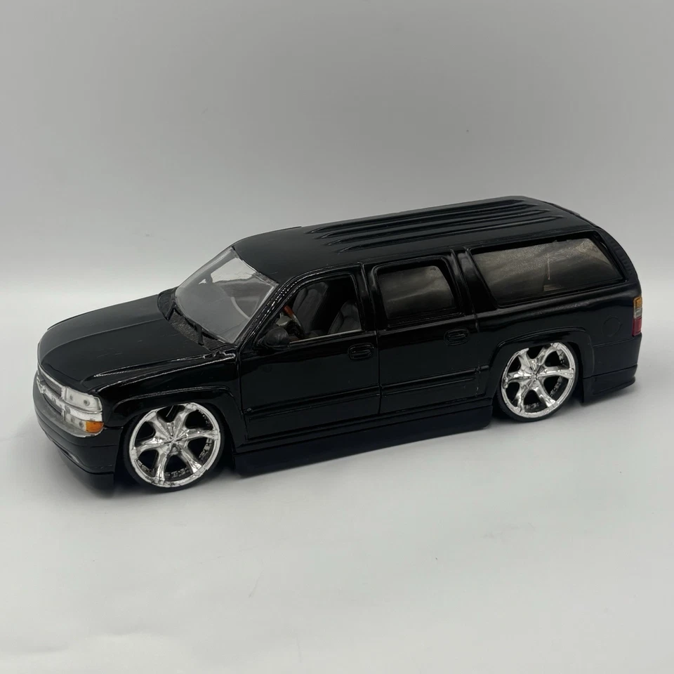 JADA TOYS DUB CITY 1:24 CADDILAC ESCALADE LOW RIDER 2000 NEGRO RARO Foto 3 de 4