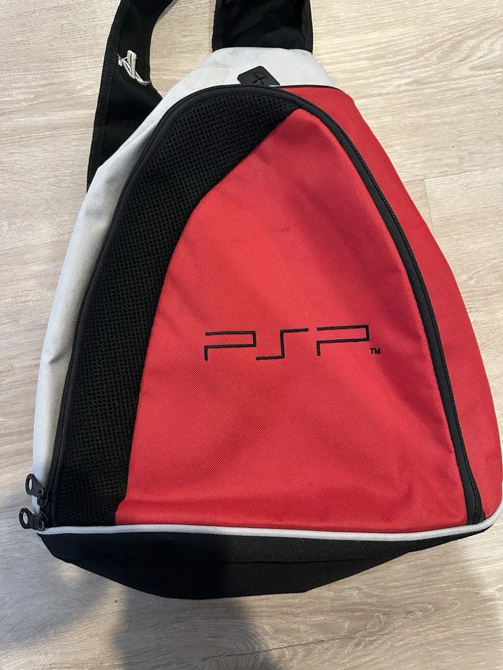 Mochila Eslinga Y2K Original PlayStation PSP Roja y Negra RARA Foto 4 de 4