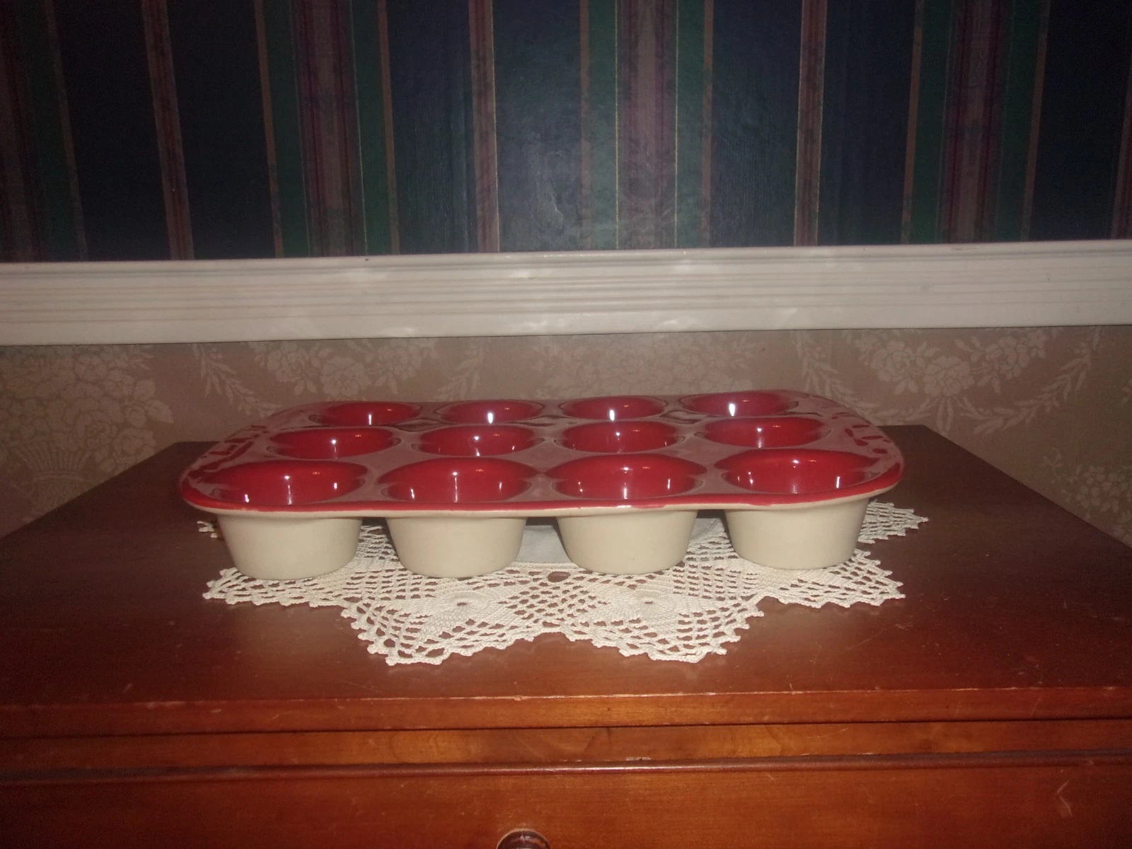 Longaberger Muffin Pan - Full Size - Tomato Red