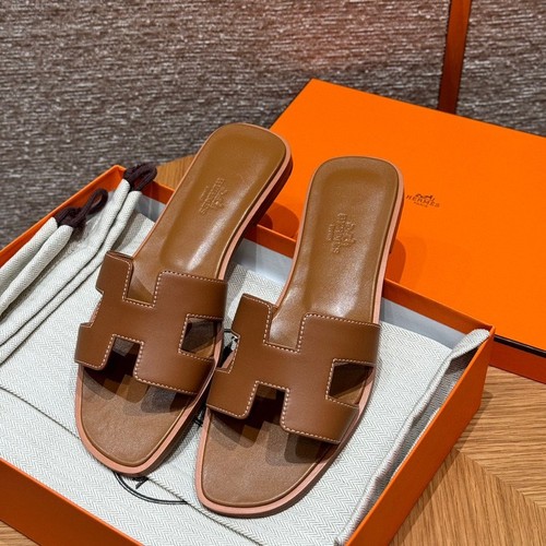 Hermes Oran Sandals/US 7/EU37 Smooth Calf Skin Gold