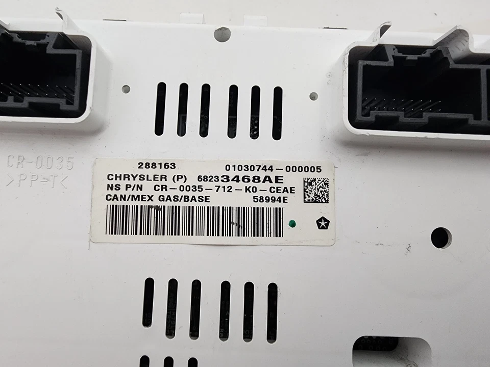 Cuadro de instrumentos Jeep Compass Patriot 2016-2017 usado KM/H OEM Mopar 68233468AE Foto 2 de 4