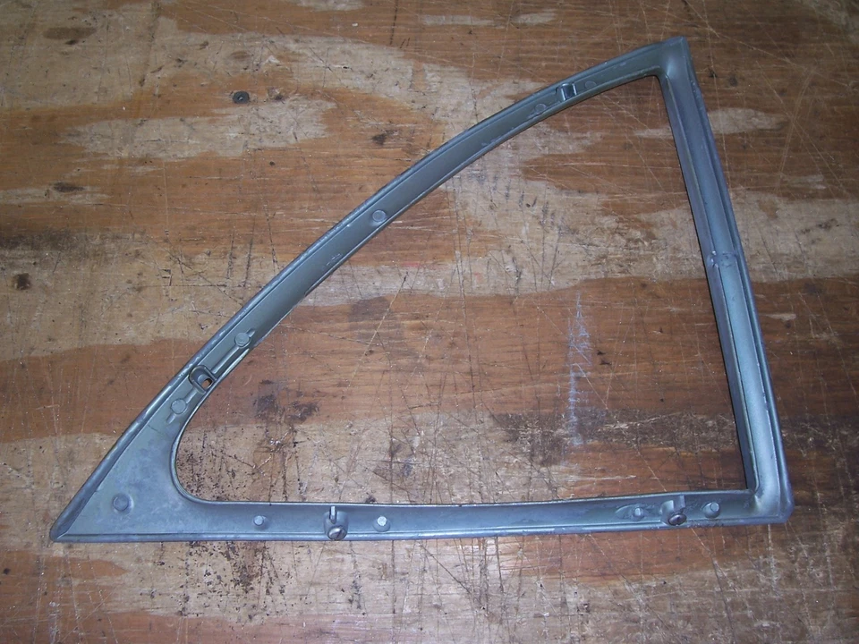 1953 Cadillac Series 62 4 portas sedã interior quarto janela guarnição P - Imagem 2 de 2