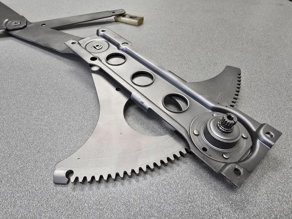 MUY BONITO ORIGINAL PORSCHE 924 924S CONDUCTOR PUERTA VENTANA REGULADOR MANUAL Foto 3 de 4