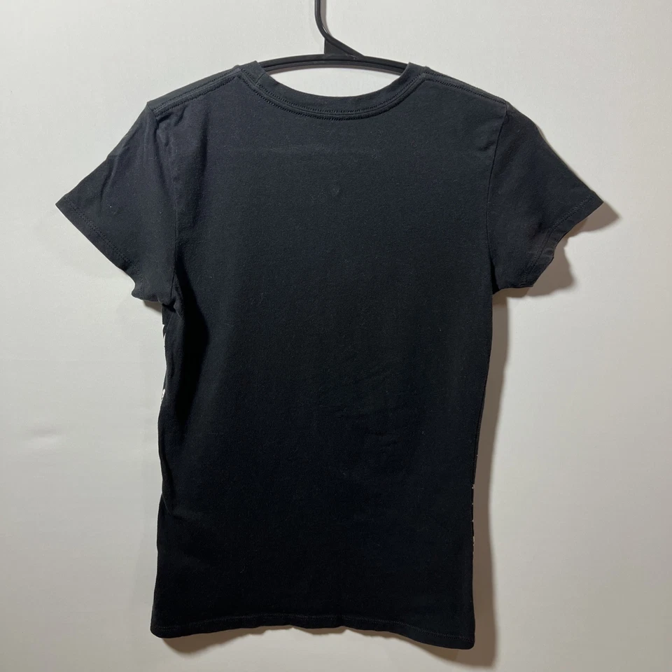 Camiseta Top Kenneth Cole Gráfica Para Mujer’s Fit M Manga Corta Pullover Negra Foto 2 de 4