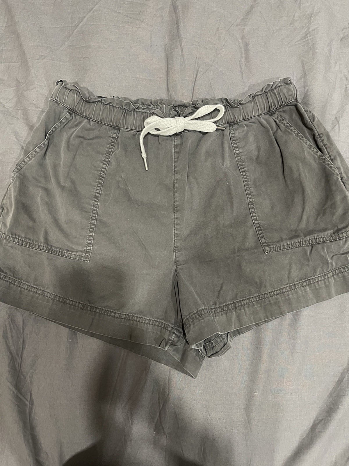 Aerie Women’s Gray Utility Shorts With Drawstring, Size Large