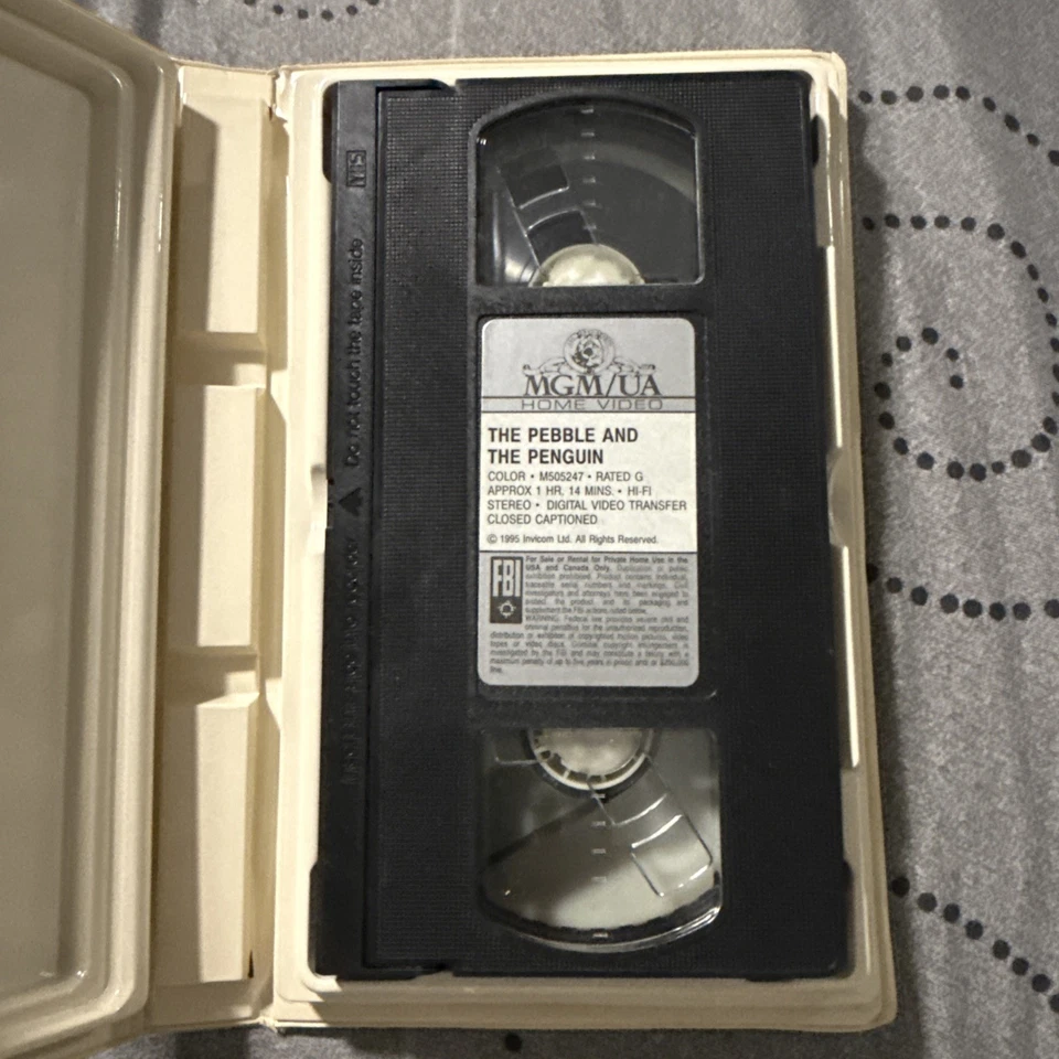 The Pebble and the Penguin (VHS, 1995, Clam Shell Case Family Entertainment) - Image 3 of 3