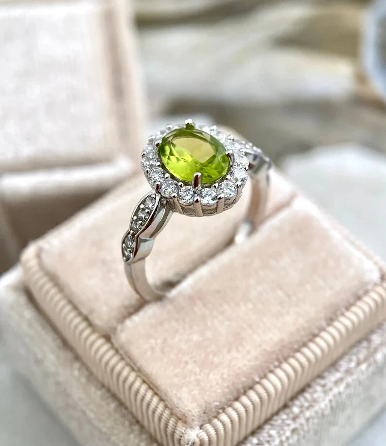 Anillo de compromiso de diamantes y peridoto natural de 2,90 quilates platino sólido 950 talla 5 6 Foto 3 de 4
