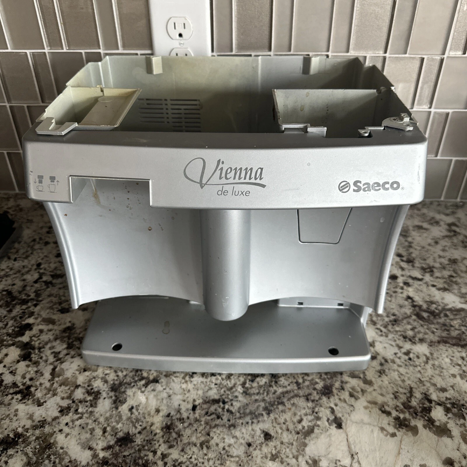 Base Only Saeco Vienna De Luxe Espresso Machine SUP018CR