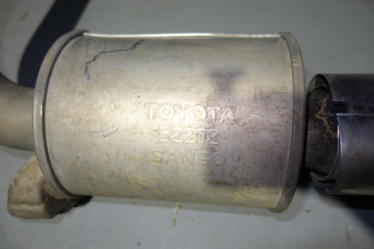 【後期用】shuta sanga 2002-2023 Nissan Shock Mount 55322-ZX00A | Nissan Parts Store