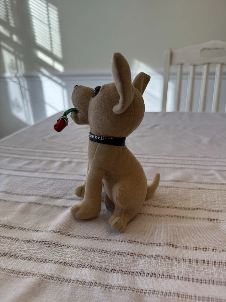 Juguete de peluche vintage Yo Quiero Taco Bell Chihuahua perro con rosa - sin sonido Foto 2 de 4