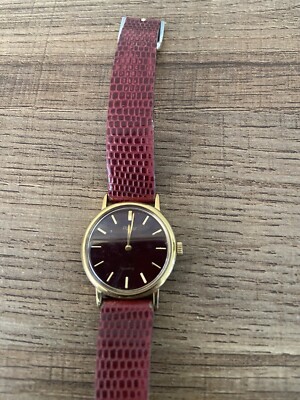 Vintage Pulsar V532-9A08 Gold Tone Watch With Red Band Works Great Leather Band