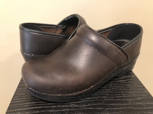 dansko oil rubbed clogs