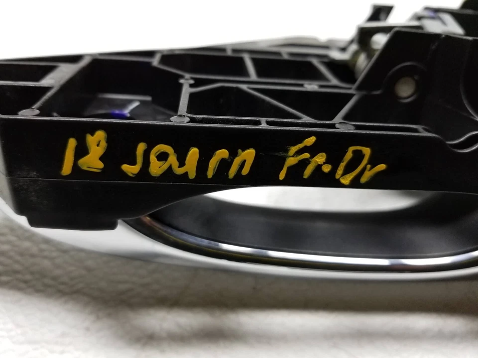 Dodge Journey 2012-2020 manija de puerta exterior del conductor delantero izquierdo fabricante de equipos originales 55 k millas Foto 2 de 4