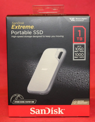New SanDisk Extreme Portable SSD 1TB USB-C SSD SDSSDE51-1T00-AW25 BRAND NEW!!!!!