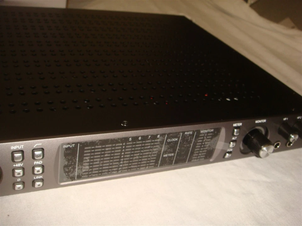 UNIVERSAL AUDIO APOLLO X8 18x24 THUNDERBOLT 3 AUDIO INTERFACE/SOFTWARE/UAD DSP - Image 3 of 4