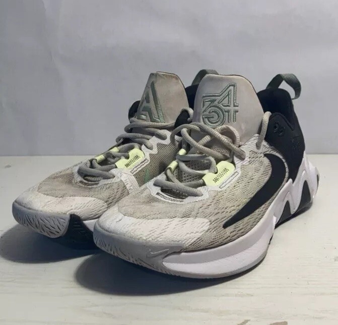NIKE Mens Giannis Immortality Basketball Shoes Sz 7.5 White Sneakers