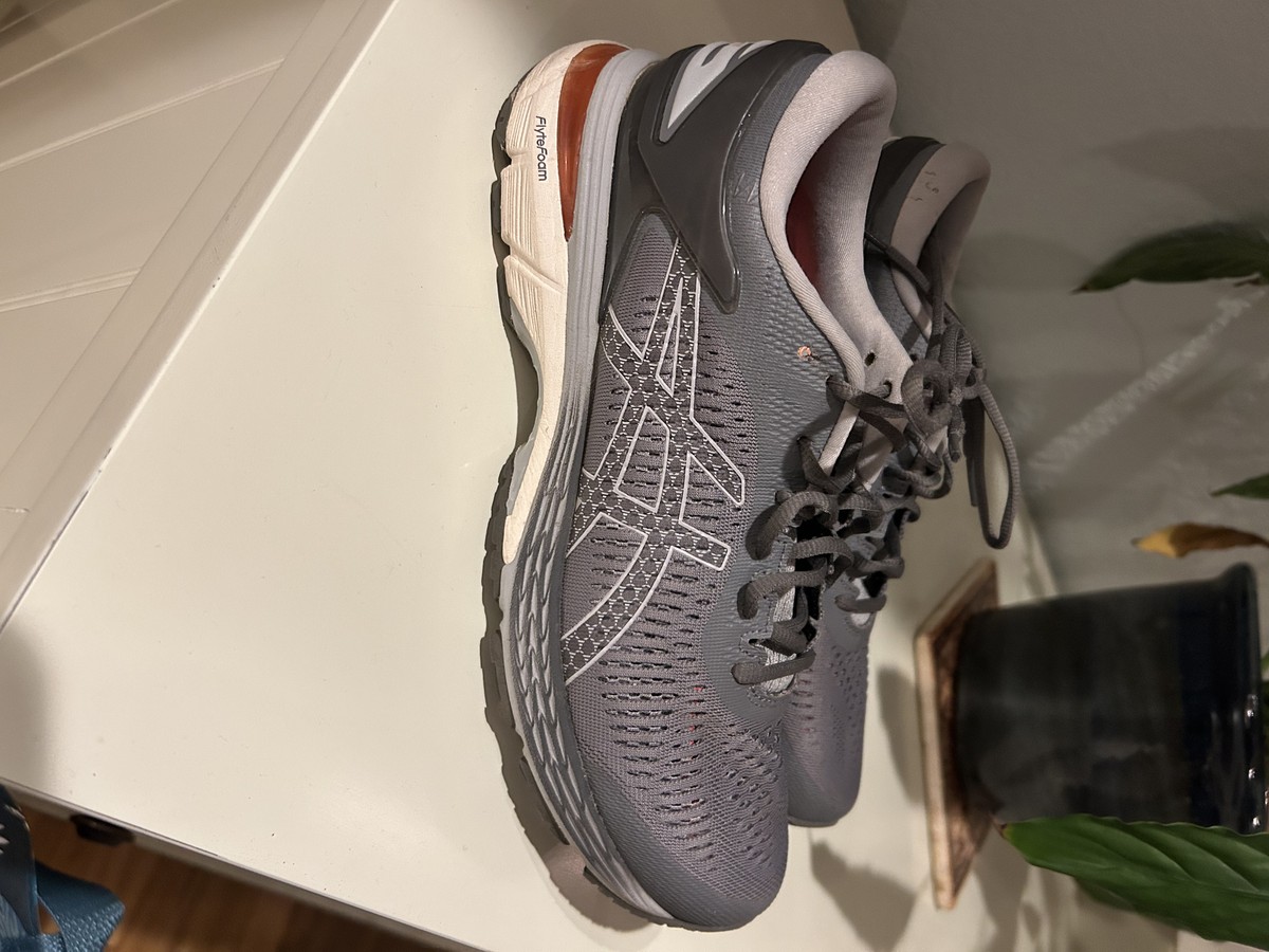 Asics Gray and White Athletic Shoes with‎ Enhanced Support 1201A789-102 Asics Gel-NYC White Steel Grey Red (Men main image 3