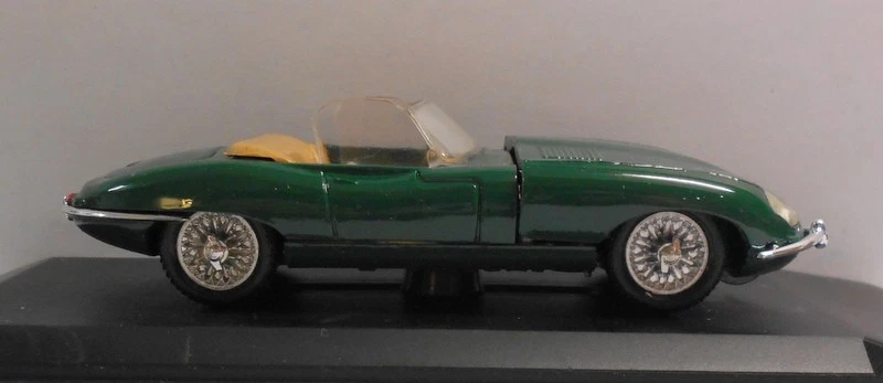 Modelo diecast Eligor escala 1/43 1152 Jaguar tipo E roadster 1964 verde Foto 3 de 4