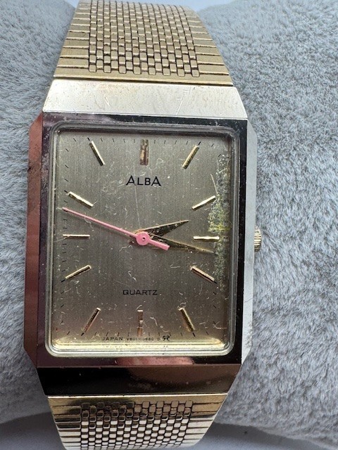 V801-5100 Alba Gold Men's Watch Vintage Quartz Seiko Parts/Repair Tone - vintagewatches.pk
