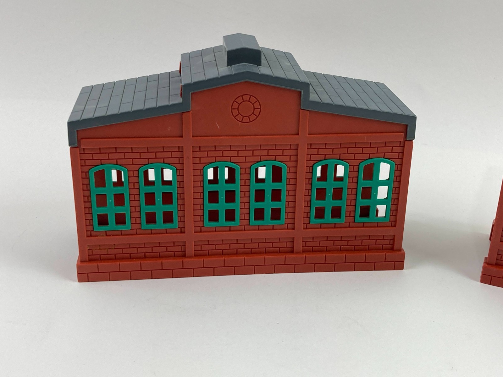 Set of 2 Engine Shed Station Tunnels Thomas & Friends TOMY Trackmaster 2004