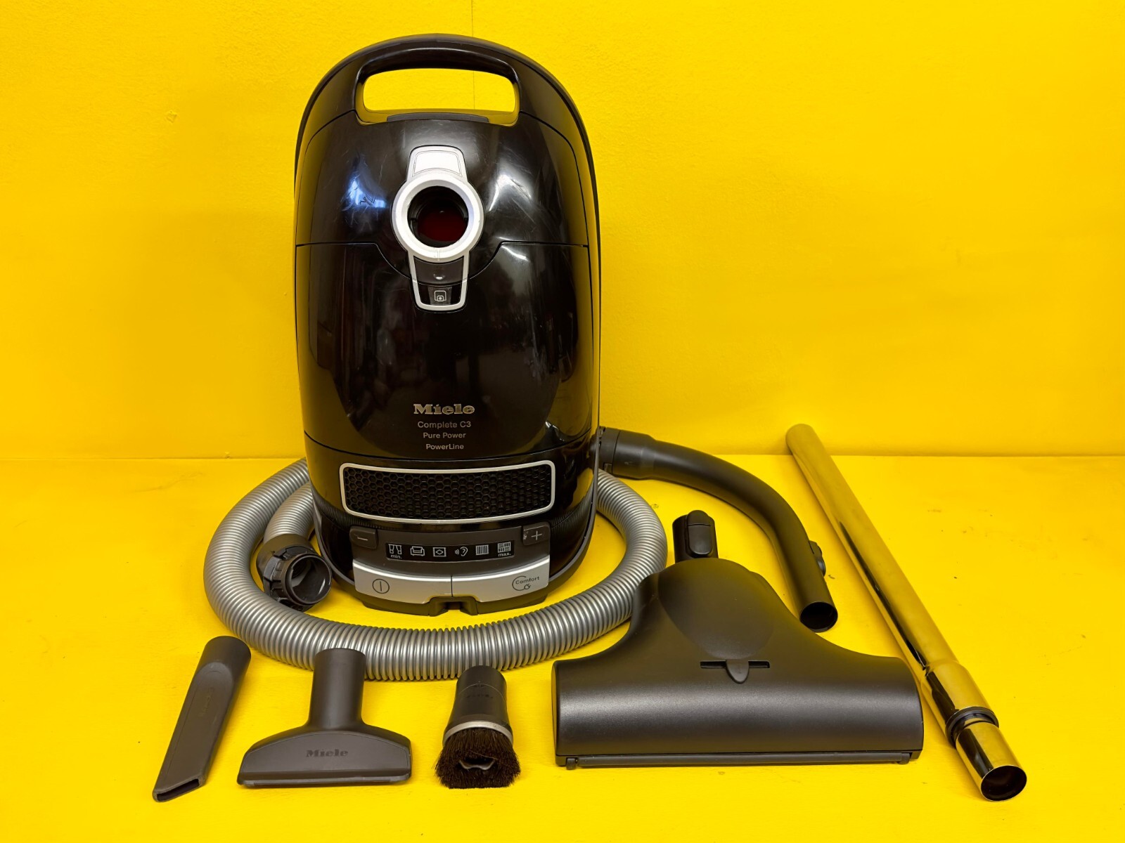 MIELE C3 COMPLETE BLACK CYLINDER BAGGED VACUUM CLEANER HIGH WATTAGE