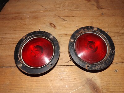 2 Vintage Arrow N-129 Red Rear Lights Classic  Flush Mount