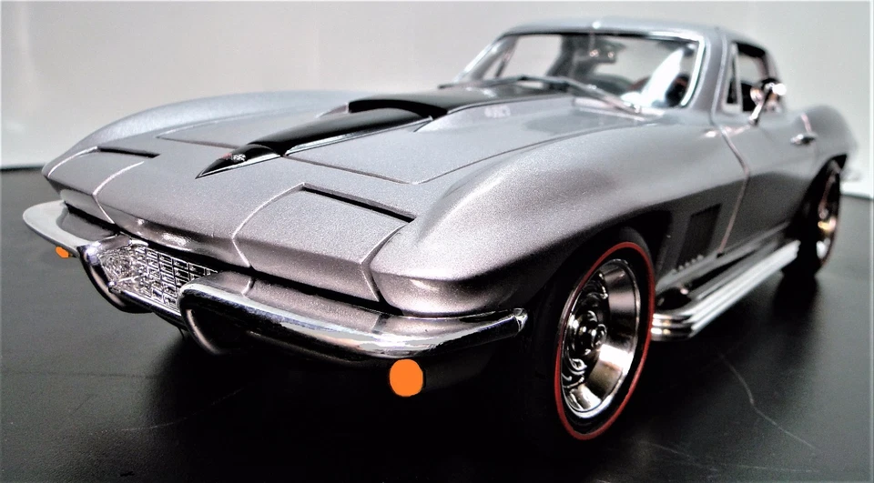 Corvette Chevrolet StingRay Race Car Chevy Classic Hot Rod Metal Promo Model - Image 3 of 4