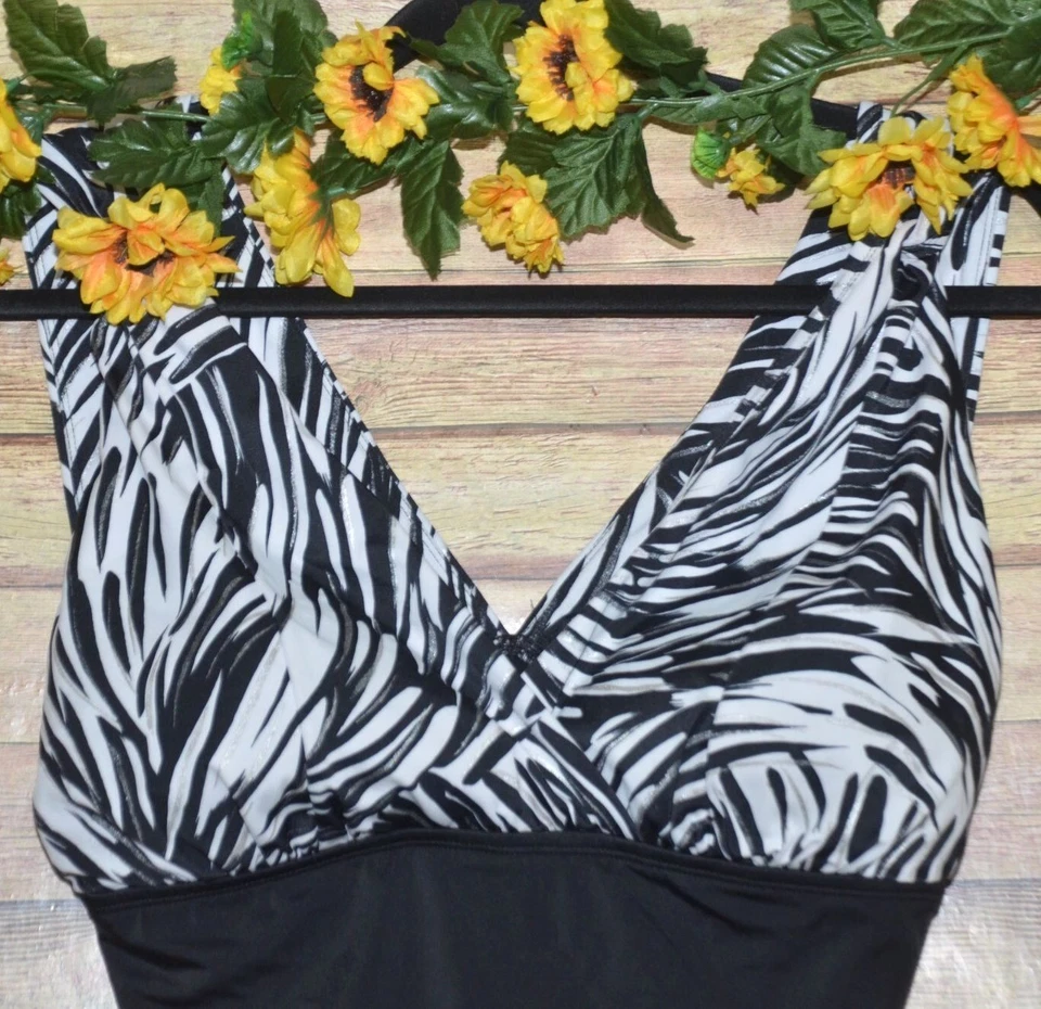 Longitude Women's 18W Black & White Animal Zebra Print One Piece Bathing Suit Sw - Image 2 of 4